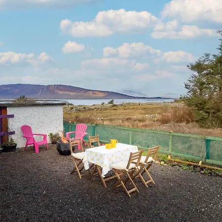 An Teachin Corcra بيت للعطل *