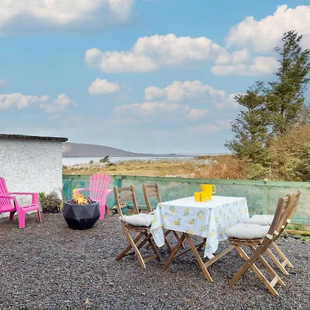 An Teachin Corcra Rosmuck