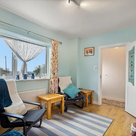 بيت للعطل An Teachin Corcra *